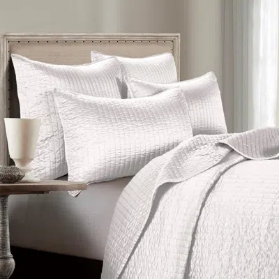 Ashley Indigo Hill Satin Channel 3-piece Full/queen Quilt Set In White