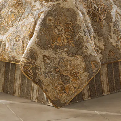 Ashley J. Queen New York Bradshaw King 4 Piece Comforter Set In Natural