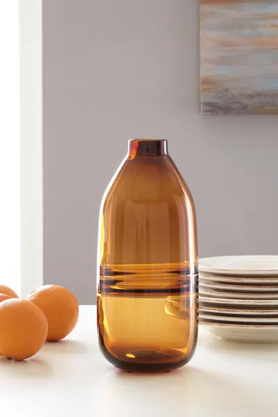 Ashley Lemmitt Indoor/outdoor Vase In Amber