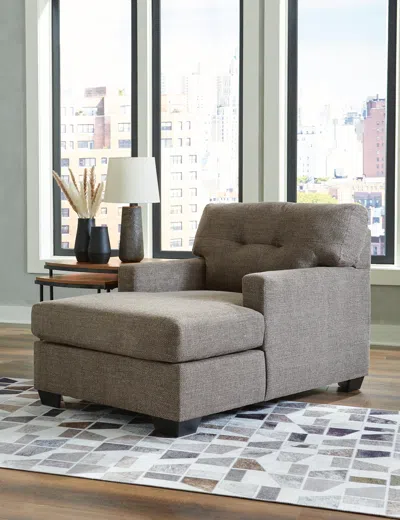 Ashley Mahoney Chaise In Chocolate