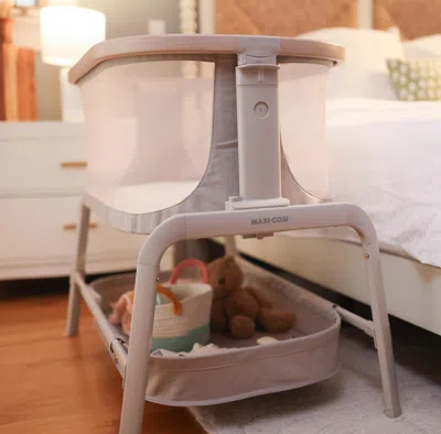 Ashley Maxi-cosi Iora Bedside Bassinet In Tan