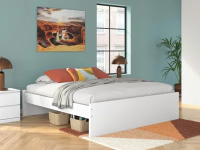 Ashley Onita King Platform Bed In White