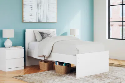Ashley Onita Twin Panel Platform Bed In White