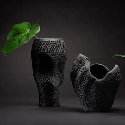 Ashley Relaxed Elegance Celeste Vase In Black