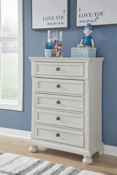 Ashley Robbinsdale Youth 5 Drawer Chest Of Drawers In Antique White