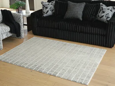 Ashley Turinwith 5'3" X 7' Area Rug In Ivory/black