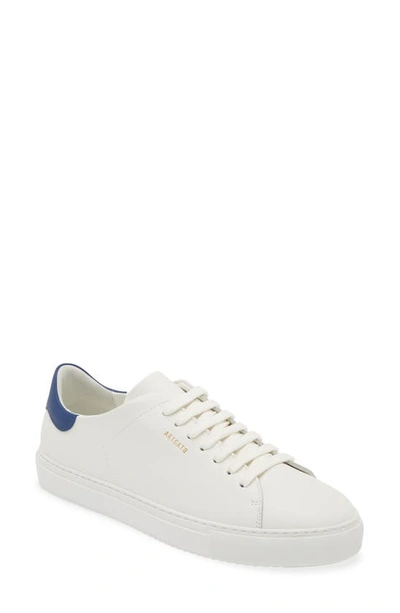 Axel Arigato Clean 90 Low Top Sneaker In White / Navy