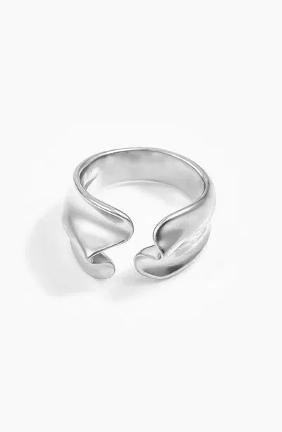 Bearfruit Jewelry Meena Irregular Width Band Ring Adjustable Modern Minimalist In Silver
