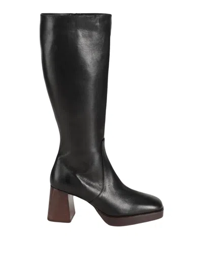 Bianca Di Knee Boots In Black