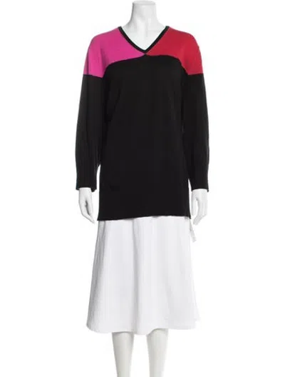 Pre-owned Bob Mackie Colorblock Pattern V-neck Top In Black