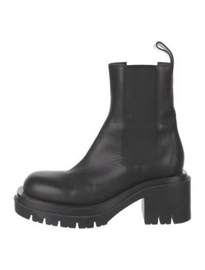 Pre-owned Bottega Veneta Leather Chelsea Boots In Black