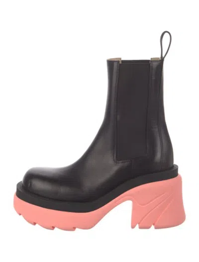 Pre-owned Bottega Veneta Leather Chelsea Boots In Black