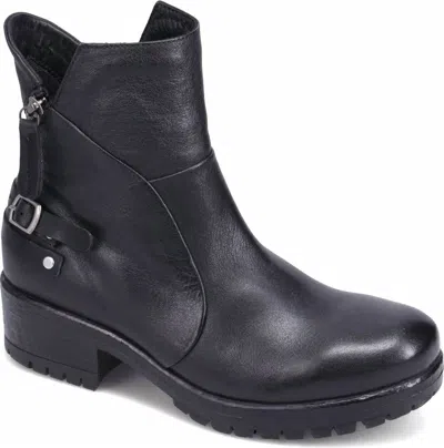 Bueno Women's Fallon Bootie In Black In Blue