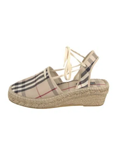 Pre-owned Burberry Canvas Plaid Print Pumps In Neutrals
