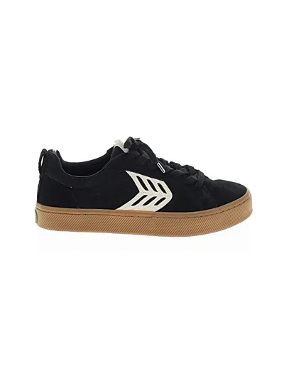 Pre-owned Cariuma Sneakers In Black