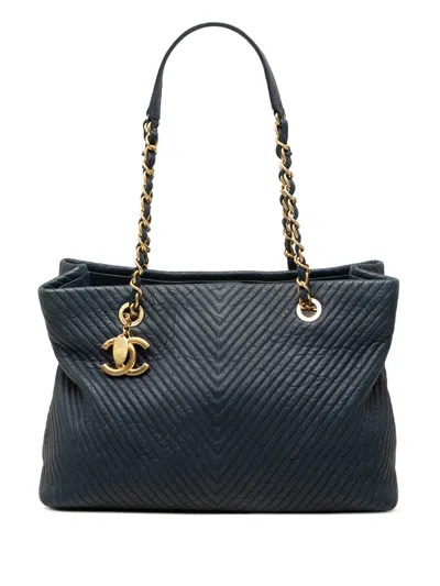 Pre-owned Chanel 2015-2016 Medium Chevron Wrinkled Calfskin Medallion Charm Tote Bag In Blue