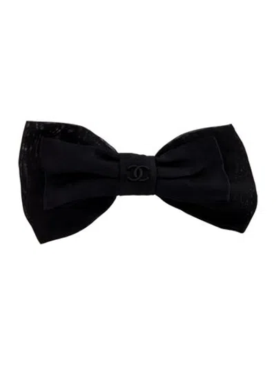 Pre-owned Chanel 2025 Cc Bow Hair Clip In Black