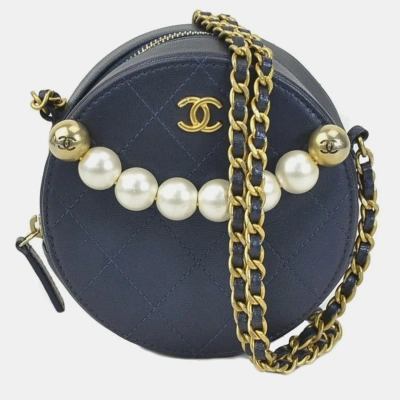 Pre-owned Chanel Blue Leather Round Infinity Cc Clutch Bag