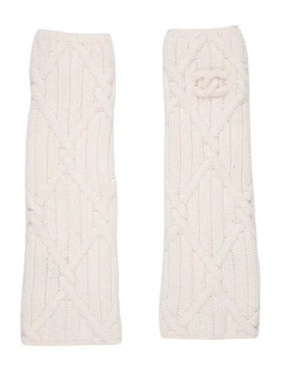 Pre-owned Chanel Cc Cashmere Fingerless Gloves In Neutrals
