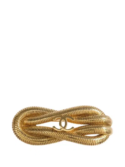 Pre-owned Chanel Cc Interlocking Brooch In Gold