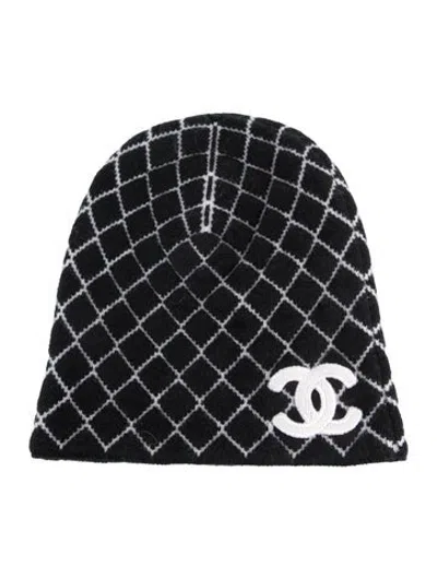 Pre-owned Chanel Cc Quilted Cashmere Beanie W/tags In Black