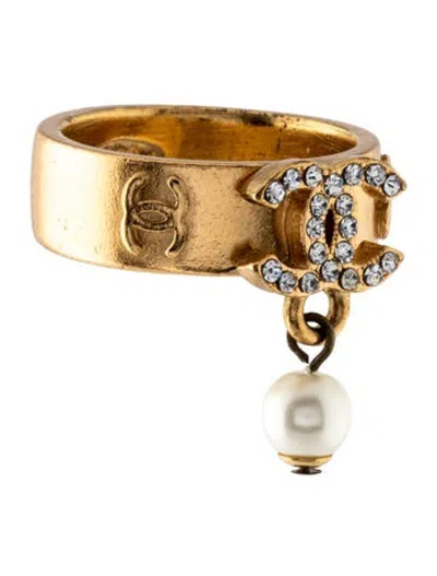 Pre-owned Chanel Faux Pearl & Strass Cc Cocktail Ring In Clear/white