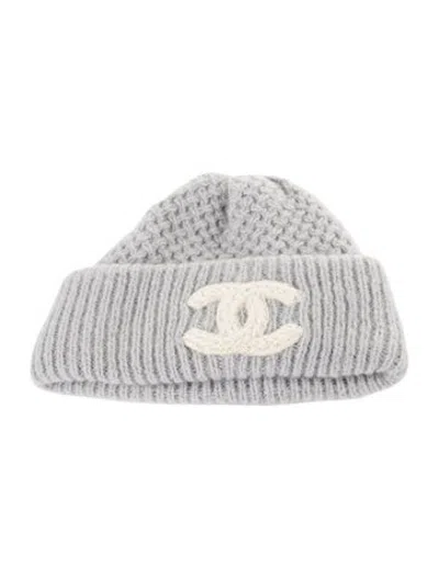 Pre-owned Chanel Interlocking Cc Cashmere Beanie In Grey/neutrals