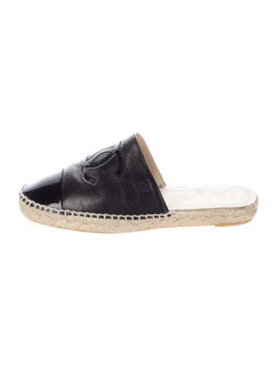 Pre-owned Chanel Interlocking Cc Logo Leather Espadrilles In Black