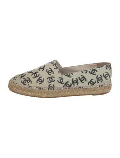 Pre-owned Chanel Interlocking Cc Logo Leather Espadrilles In Neutrals