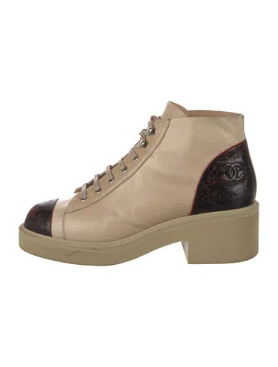 Pre-owned Chanel Interlocking Cc Logo Leather Lace-up Boots In Neutrals