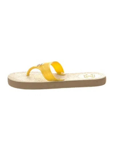 Pre-owned Chanel Interlocking Cc Logo Rubber Flip Flops In Yellow