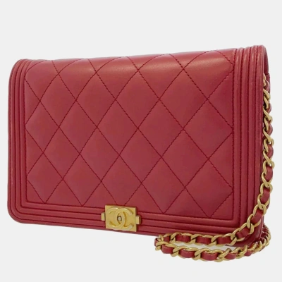 Pre-owned Chanel Red Leather Boy Wallet On Chain