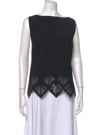 Pre-owned Chiara Boni Bateau Neckline Sleeveless Top In Black