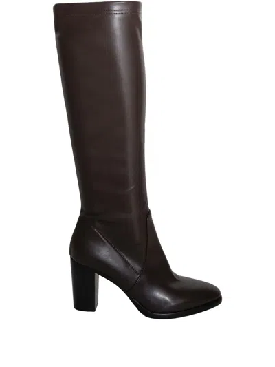 Chuckies Gisellea Heel Boot In Brown