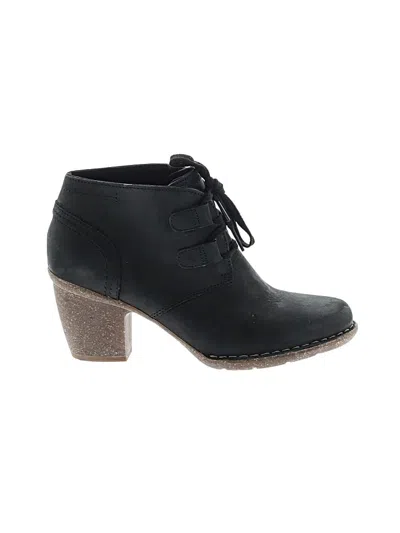 Pre-owned Clarks Ankle Boots In Black