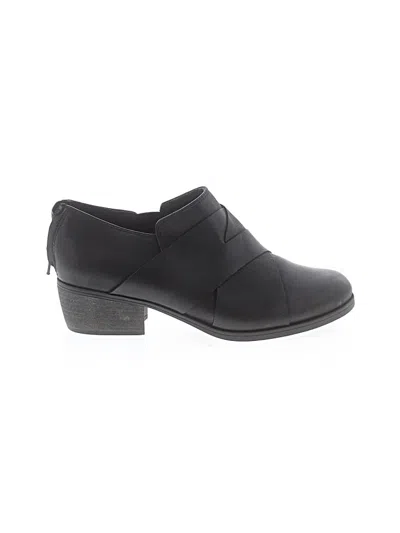 Pre-owned Clarks Ankle Boots In Black