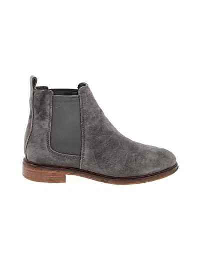 Pre-owned Clarks Ankle Boots In Gray