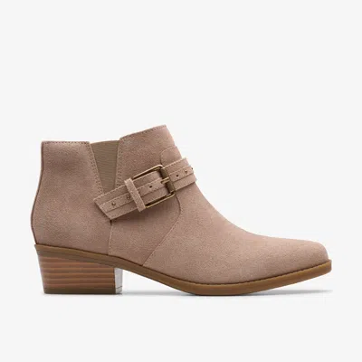 Clarks Danyelle Wish Light Taupe Suede In Brown