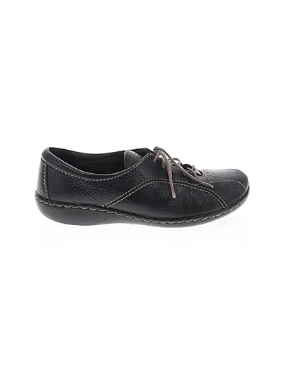 Pre-owned Clarks Flats In Black
