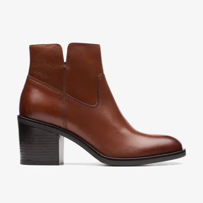Clarks Valvestino Lo Dark Tan Leather In Multi
