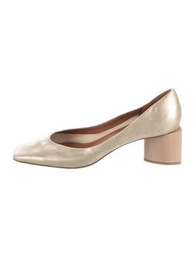 Pre-owned Coclico Leather Pumps In Neutrals