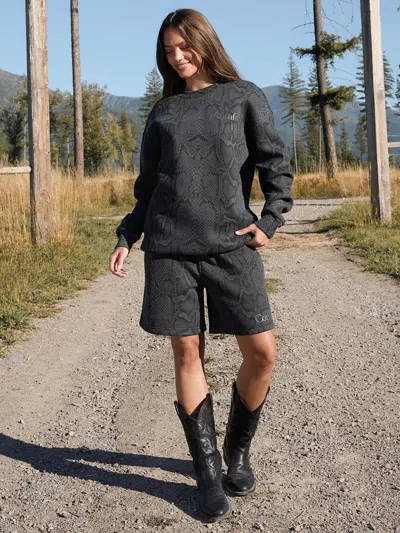 Comfrt Minimalist 7" Shorts In Black