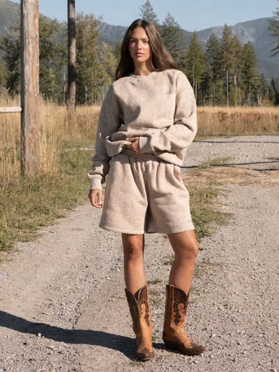 Comfrt Minimalist 7" Shorts In Neutral