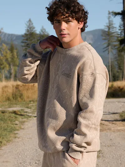 Comfrt Minimalist Crew Sweatshirt In Brown