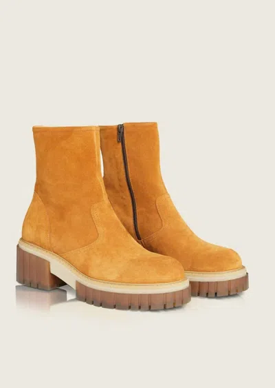 Cotélac Talon Boots In Camel In Orange