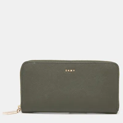 Pre-owned Dkny Green Leather Zip Around Wallet