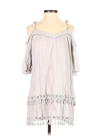 Pre-owned Doe & Rae 3/4 Sleeve Top Silver Cold Shoulder Neckline Tops