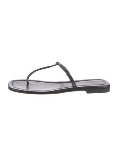 Pre-owned Doen Leather Flip Flops In Black