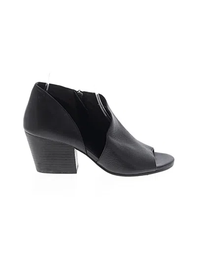 Pre-owned Eileen Fisher Ankle Boots In Black