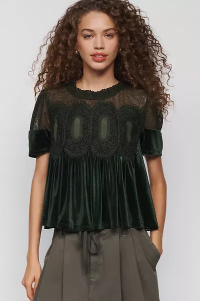 En Elly Velvet Scallop Top In Green